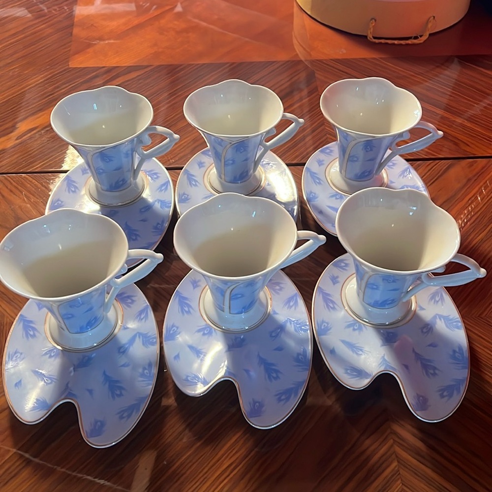Imperial Italian design, tea cup and biscuit saucer, set of 6
